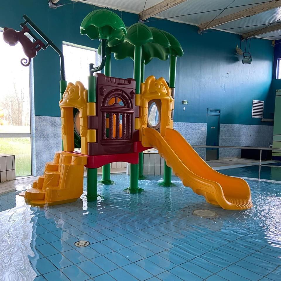 Signy-le-Petit Cottage Chaleureux Dans Domaine Prive מראה חיצוני תמונה