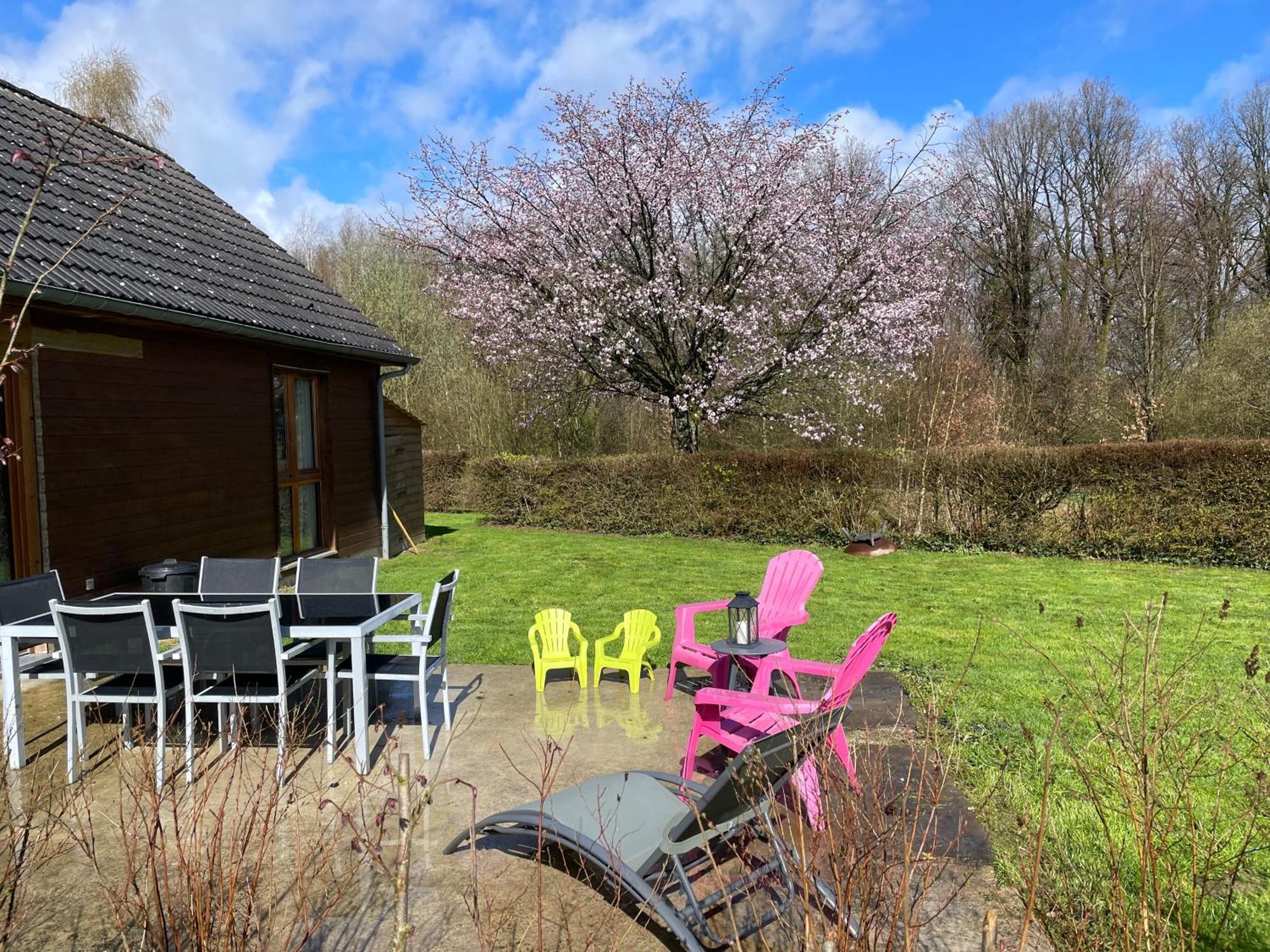 Signy-le-Petit Cottage Chaleureux Dans Domaine Prive מראה חיצוני תמונה